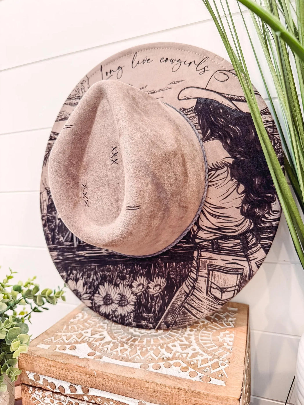 NEW - Long Live Cowgirls Engraved Cowgirl Hat