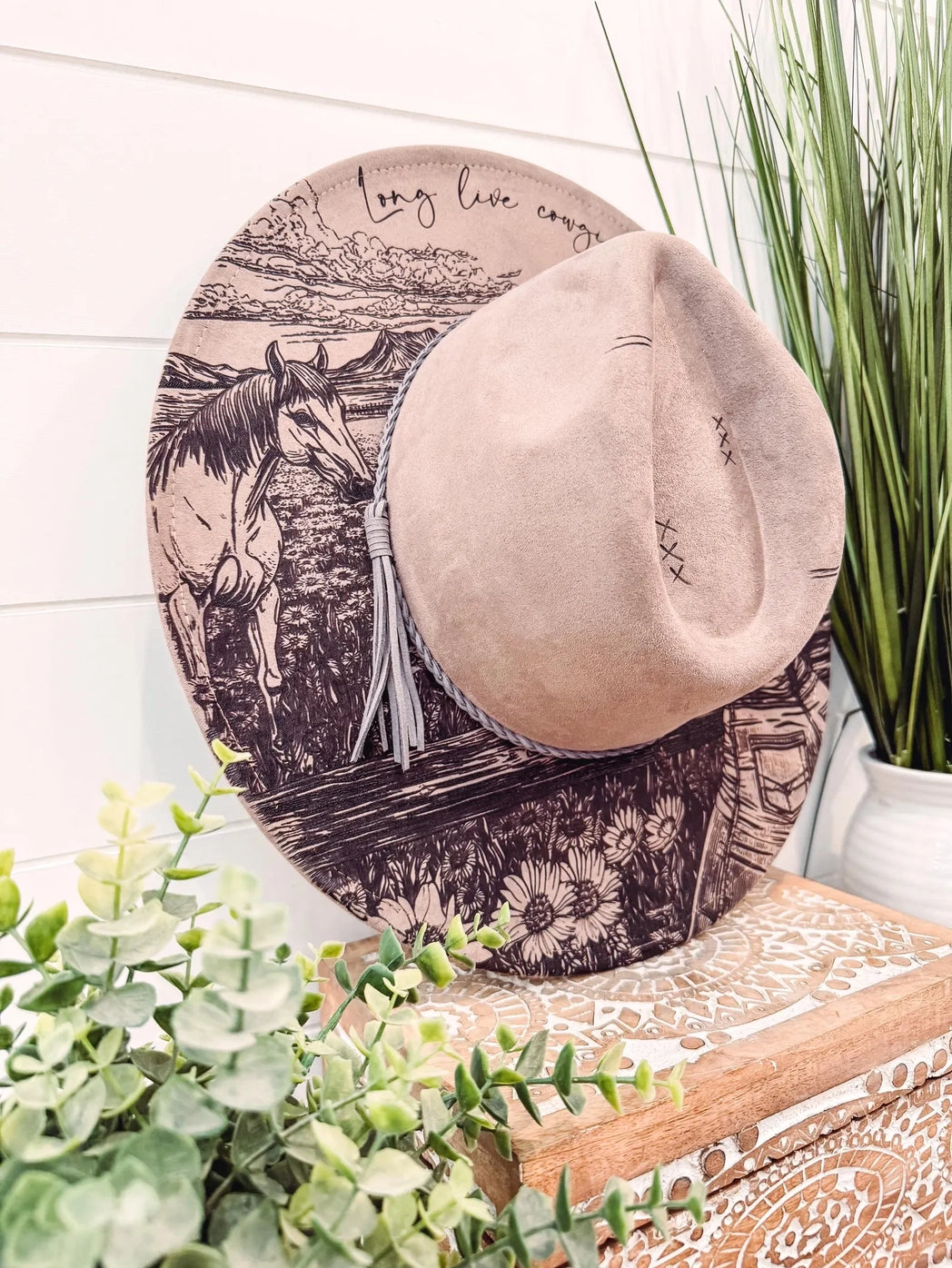 NEW - Long Live Cowgirls Engraved Cowgirl Hat