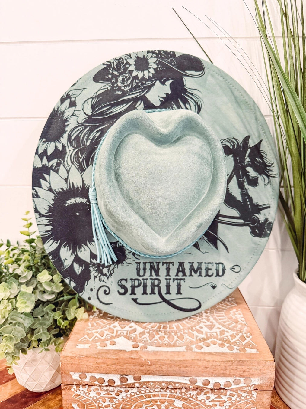 NEW - Untamed Spirit Heart Shaped Crown Engraved Cowgirl Hat