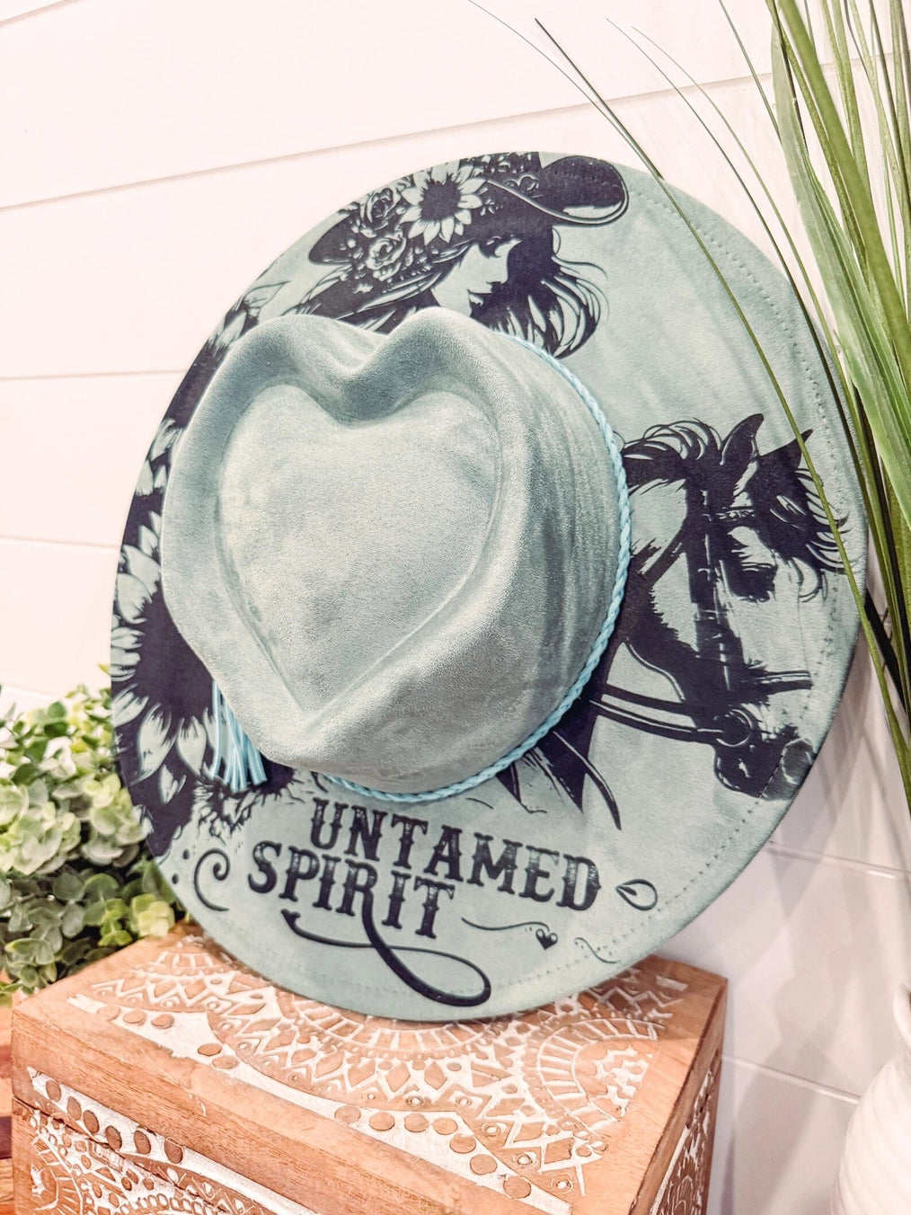 NEW - Untamed Spirit Heart Shaped Crown Engraved Cowgirl Hat